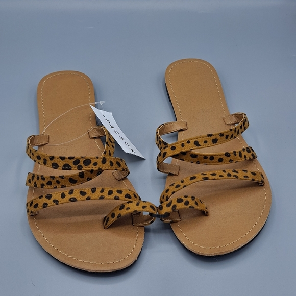 PacSun Shoes - NEW Womens Pacsun Animal Print Sandals Flip Flops Shoes Size 6